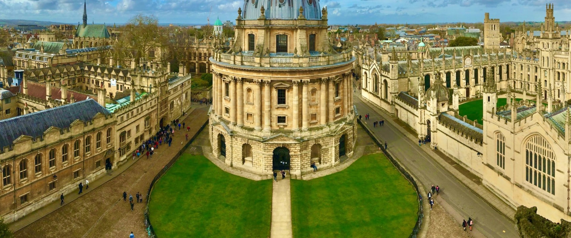 A Comprehensive Guide to Interviews and Admissions Tests for UK Universities