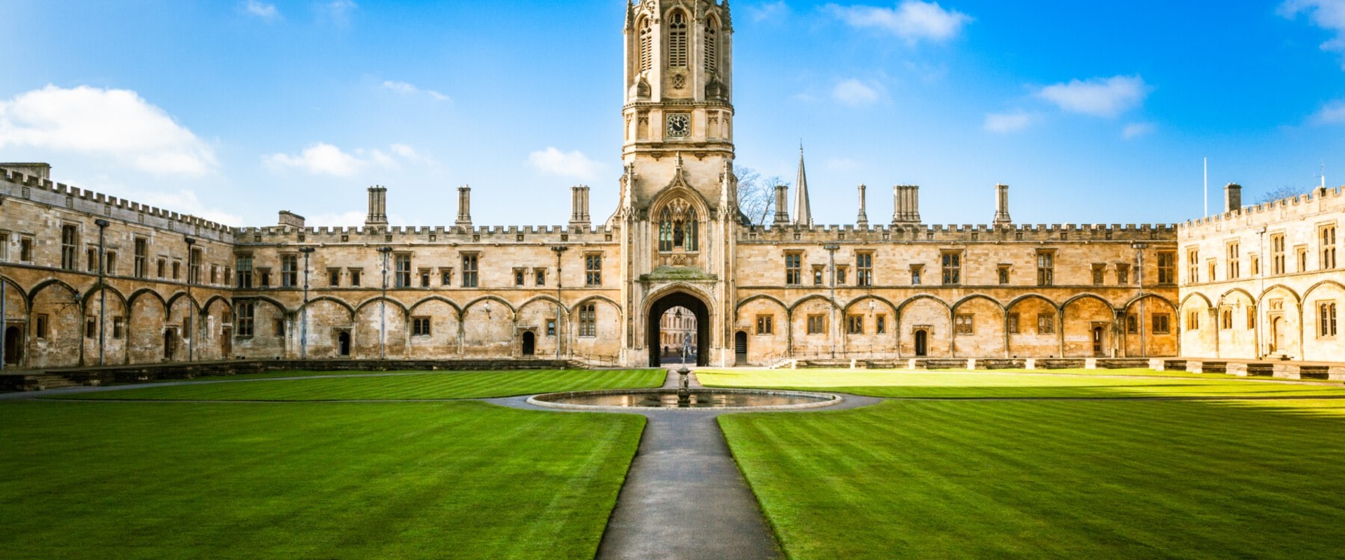 A Comprehensive Guide to UK University Admissions for International Students